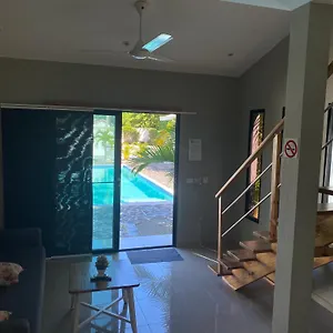 Dos Palmas Apartment