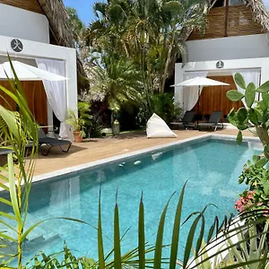 3* Hotel Leeloo Boutique